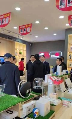 中国联通副总经理买彦州到访京东专卖店,携手共推无界零售变革